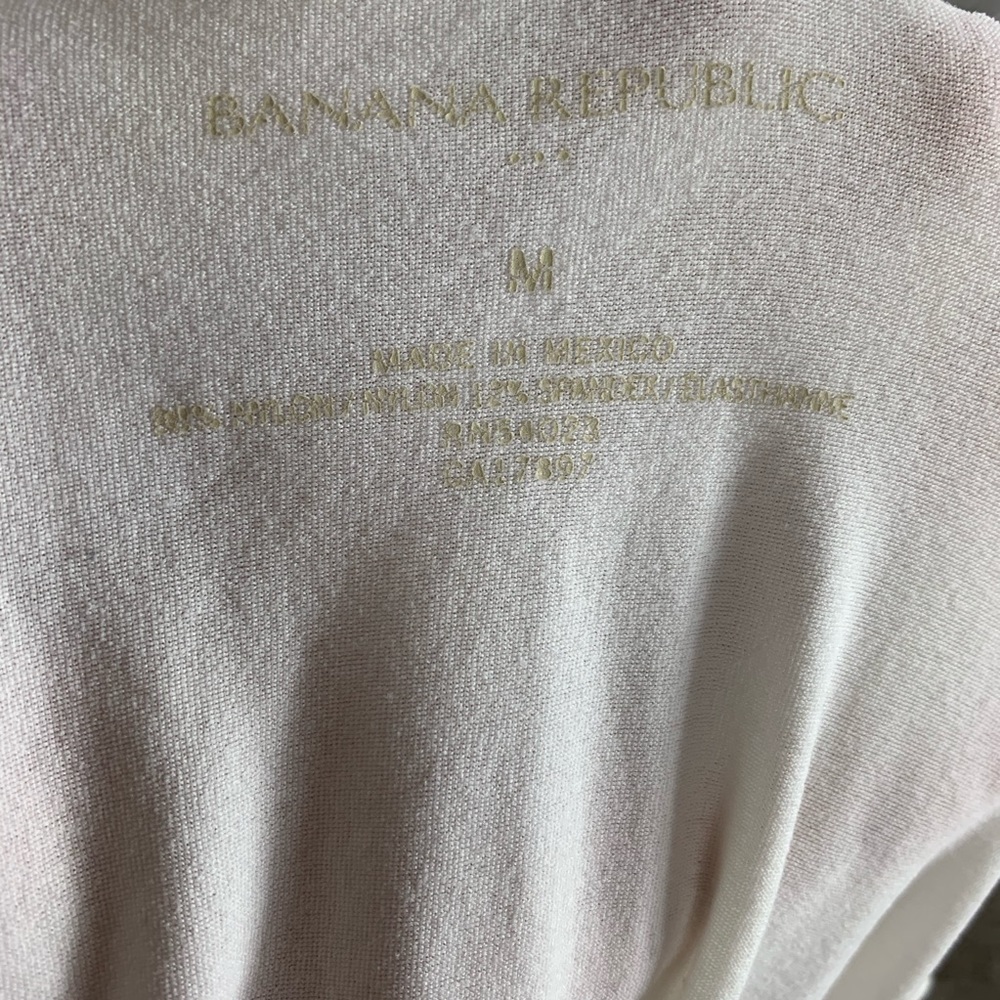 Banana Republic Factory Basic Ivory Top Medium - Picture 4 of 5